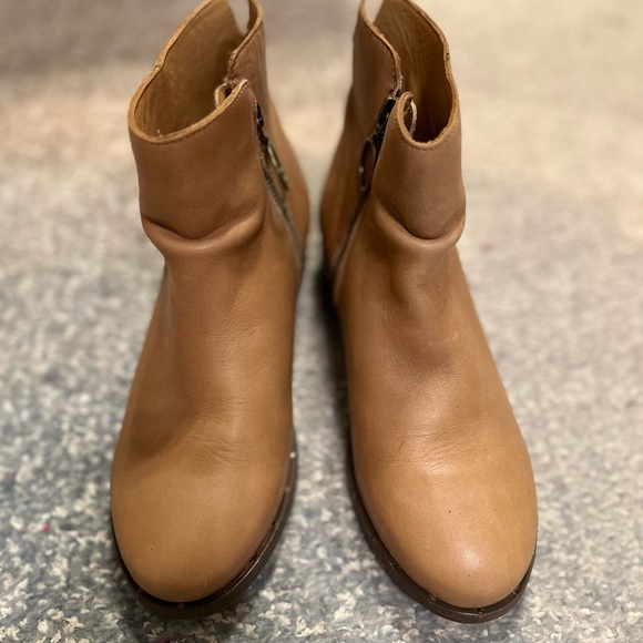 NEW Beek Quail Leather Ankle Boots in Saddle - Picture 5 of 10